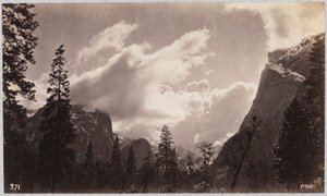 Vallée de Yosemite, avec des nuages - George Fiske