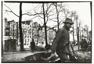 Percée sur la Raadhuisstraat à Amsterdam - George Hendrik Breitner