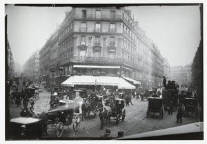 Vue de rue à un carrefour animé à Paris - George Hendrik Breitner