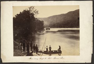[Bateau à vapeur traversant The Suck, rivière Tennessee, à six milles en aval de Chattanooga] - George N. Barnard