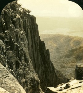 Le côté nord de la gorge, Buffalo Ranges, Victoria, Australie, vers 1909 - George Rose