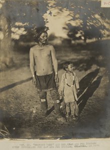 Hon. M. Growing Horn et son fils. (Indien Sac et Fox) Conseiller en chef pour les Indiens Sac et Fox, Oklahoma, en 1873 (photo) - George W. Ingalls