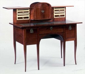 Bureau avec incrustations et accessoires en laiton