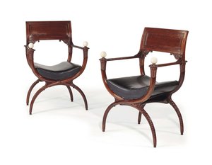 Paire de fauteuils curules de la fin de l