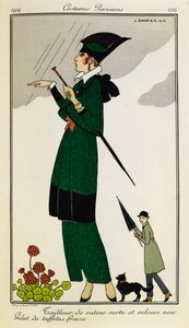 Tailleur de ratine verte et velours noir. Gilet de taffetas fraise. Femme portant une tenue tailleur en soie verte et noire, avec un gilet en soie fraise. Personne en trench-coat avec un parapluie et un chien en arrière-plan. Costumes Parisiens.