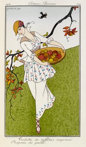 Toilette de taffetas imprimé chapeau de paille. Costumes Parisiens no.179. Une femme portant une tenue imprimée en soie et un chapeau de paille. Elle porte un bol de fruits. - Georges Barbier