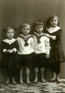 Portrait de quatre enfants, années 1910