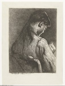 Fille assise, vue de dos