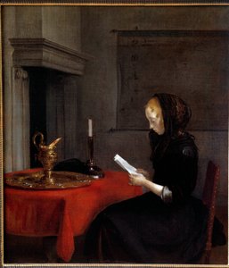 Femme lisant une lettre