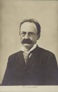 Wilhelm Olivier Leube (b/w photo) - German Photographer
