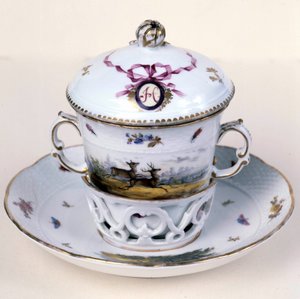 Tasse en porcelaine du 19ème siècle (utilisée pour boire des boissons chaudes) - German School