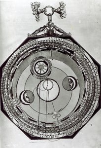 Un Volvelle, montrant possiblement les cycles de la Lune, d