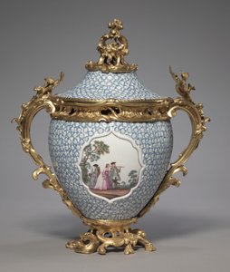 Vase couvert, fabriqué par la Manufacture de Porcelaine de Meissen, Allemagne, 1749 - German School