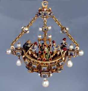 Art allemand : pendentif en forme de bateau