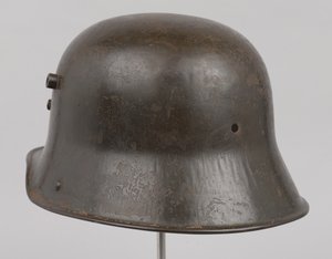 Casque en acier allemand ou Stahlhelm, vers 1916 - German School
