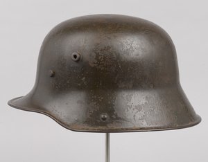 Casque en acier allemand ou Stahlhelm, vers 1916 - German School