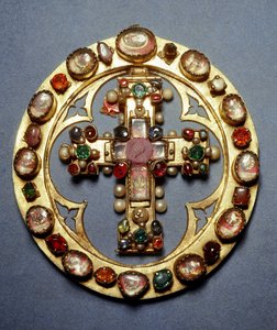 Croix en or et pierres de fabrication allemande - German School