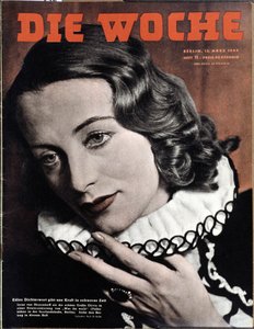Iren Von Meyendorff dans "Comme il vous plaira" de Shakespeare au Théâtre Populaire (Volksbahn) à Berlin, conv. "Die Woche"