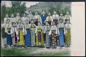 Carte postale représentant un costume traditionnel roumain dans la région d