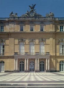 La cour en marbre, conçue par Georg Carl Heinrich von Dollmann (photo) - German School