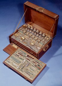 Trousse de chirurgie et de pharmacie de voyage. 1640. Augsbourg. Arts décoratifs, Paris.