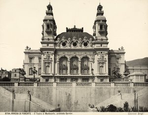Vue de la façade du théâtre de Montecarlo, conçu par Charles Garnier. Monaco