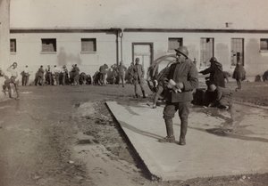 Album "Images de la guerre II": soldats italiens à Gradisca Sagrado, Gorizia, Italie (photo n/b) - Gigliucci Gigliucci