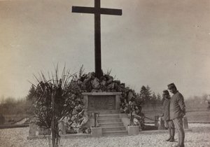 Album "Images de guerre II" : mémorial de guerre à Gradisca - Gigliucci Gigliucci
