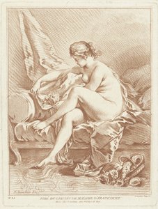 Femme nue assise sur un lit avec des fleurs