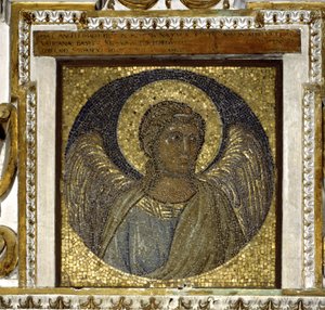 Ange. Fragment de la pod. Mosaïque avec un fond doré réalisée par Giotto di Bondone et architecture de Maderno - Giotto (c.1266 1337)