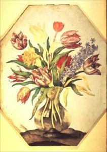 Vase en verre de tulipes avec une jacinthe