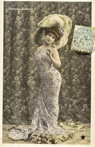 Carte postale : Portrait de Carmen Gilbert, artiste de music-hall