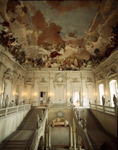 Vue du Grand Escalier et plafond décoré par Giovanni Battista Tiepolo (1696-1770), représentant l