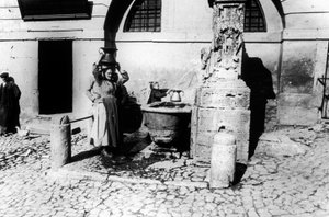 Femmes à une fontaine - Giovanni Battista Simone Unterveger
