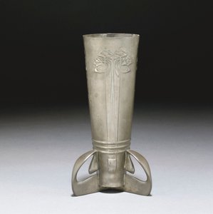 Un vase en étain Tudric - Giovanni Bigatti