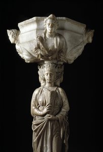 Bénitier à la colonne décorée des trois vertus théologales et une cuve décorée des bustes des quatre vertus cardinales (détail) Sculpture de Giovanni Pisano