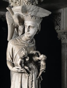 Détail des groupes sculptés soutenant la chaire réalisée par Giovanni Pisano (1248-1314) : l