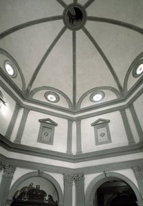 Vue de la sacristie octogonale construite sur un projet de Giuliano da Sangallo (1445-1516) - Giuliano Giamberti da Sangallo
