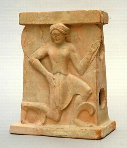 Autel en céramique avec Iris, vers 500 av. J.-C. - Greek