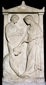 Art grec : « Une servante aide sa maîtresse à enlever sa sandale » Relief en marbre du 4e siècle av. J.-C. Athènes, Musée Archéologique National