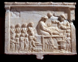 Art grec : relief représentant une scène de banquet - Greek
