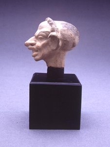 Tête grotesque d