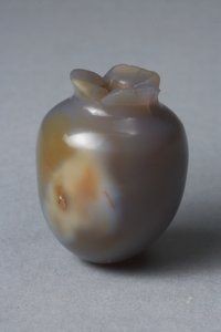 Vase Hellénistique en forme de fruit (calcédoine) - Greek