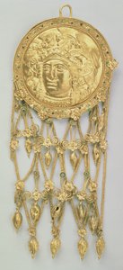 Pendentif avec la tête d
