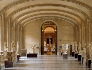 Vue de la salle Daru du musée du Louvre : pièces d