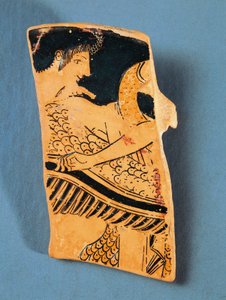 Fragment de plaque attique représentant Apollon volant sur un cygne vers le pays des Hyperboréens