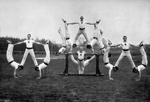 Exposition par le personnel de gymnastique d