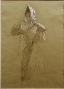 Jeune femme debout, mettant un foulard