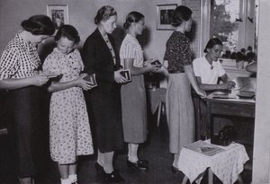 Jeunes femmes dans le Troisième Reich : Wir Arbeitsmaiden, Nous les jeunes travailleuses (photo n/b)