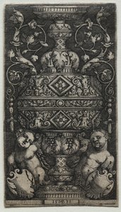 Vase orné d